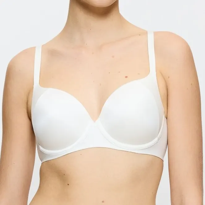 Triumph Body Make-up Soft Touch WP EX